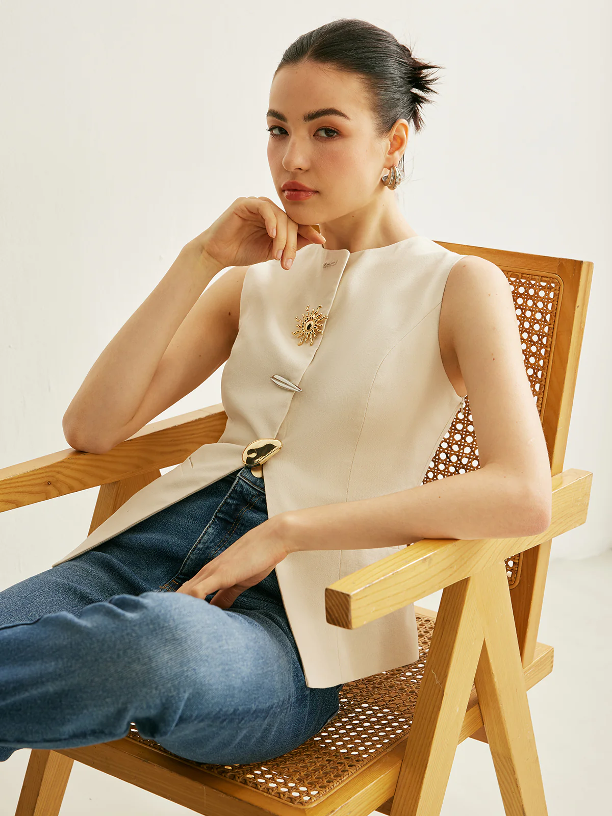 Metal Detail Split Vest - Takermore