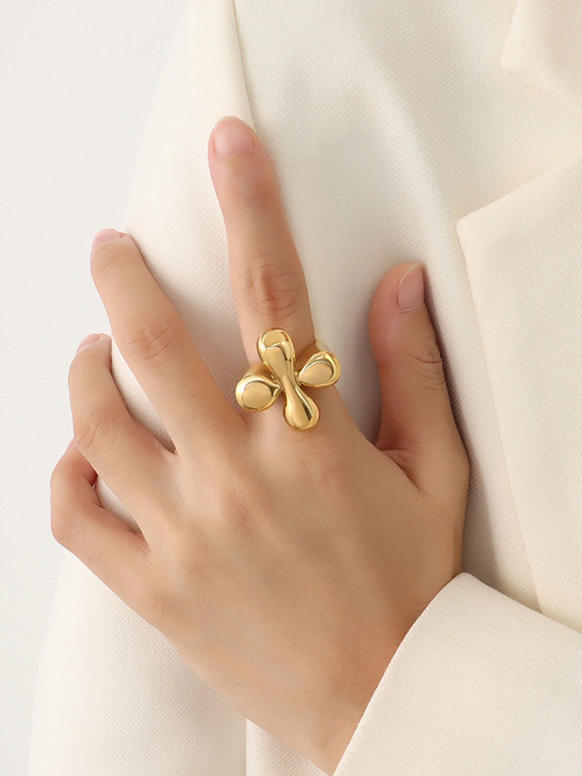 Retro Flower Chunky Ring - Takermore